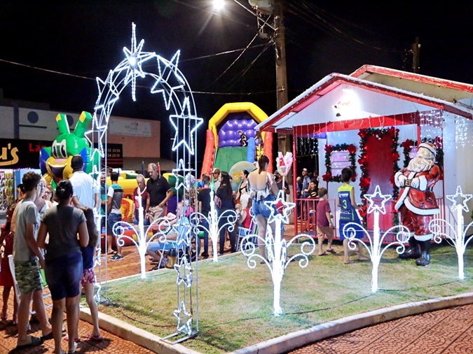 Natal Iluminado 2021 encanta moradores e turistas em Itaipulândia